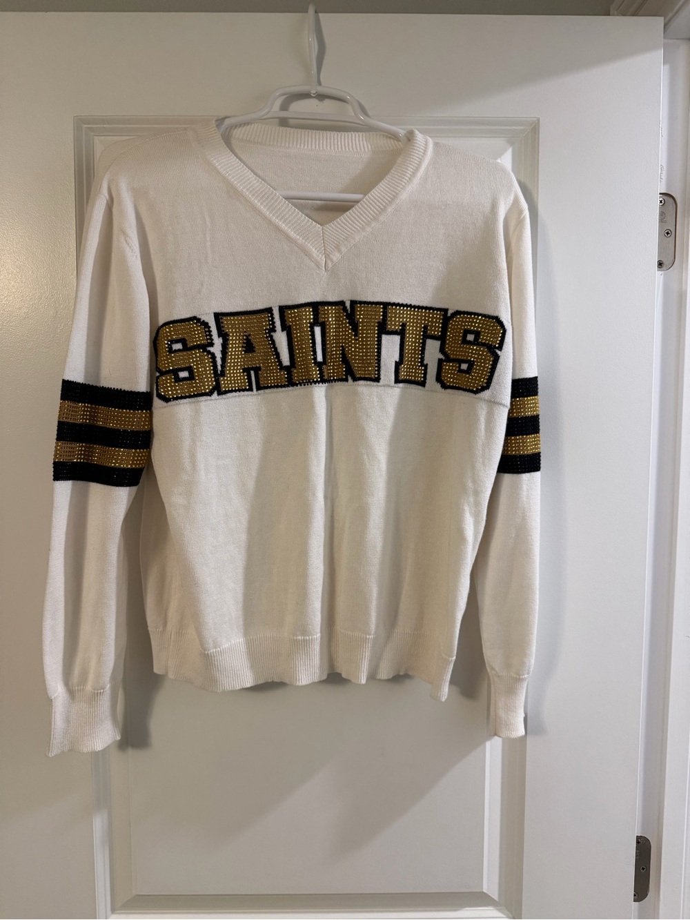 Women’s white Saints sweater size M EUC